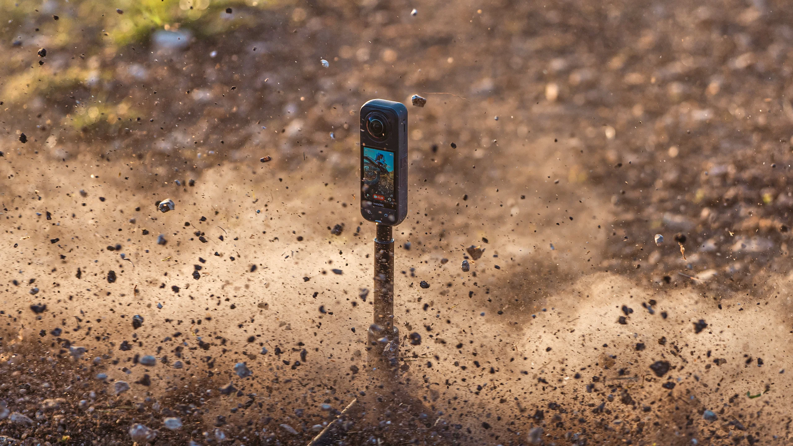 X5 bền bỉ, chịu lực, chống nước tốt có thể tác nghiệp trên mọi địa hình